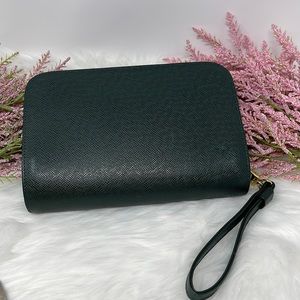 011 Louis Vuitton Green Taiga Leather Cosmetic Pouch Datecode: VI0986